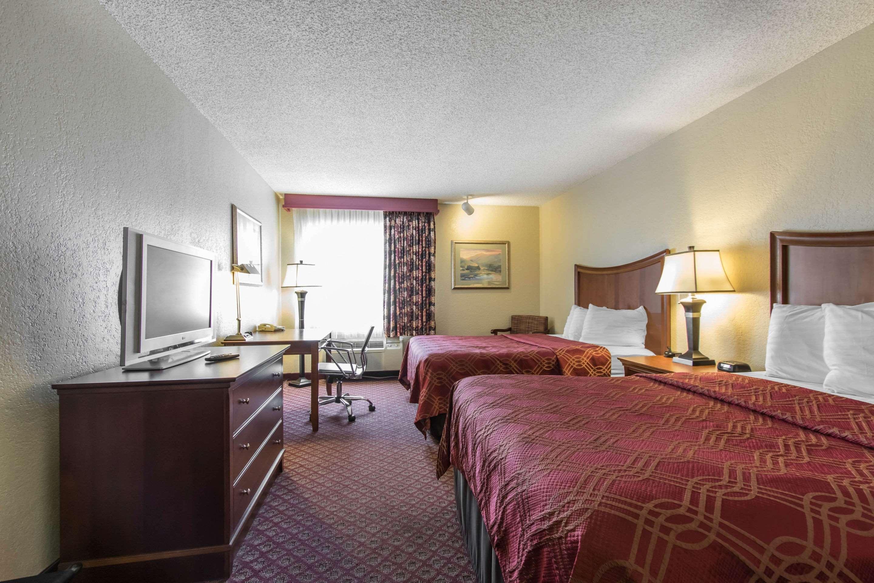 Econo Lodge Inn & Suites Джоплін Екстер'єр фото