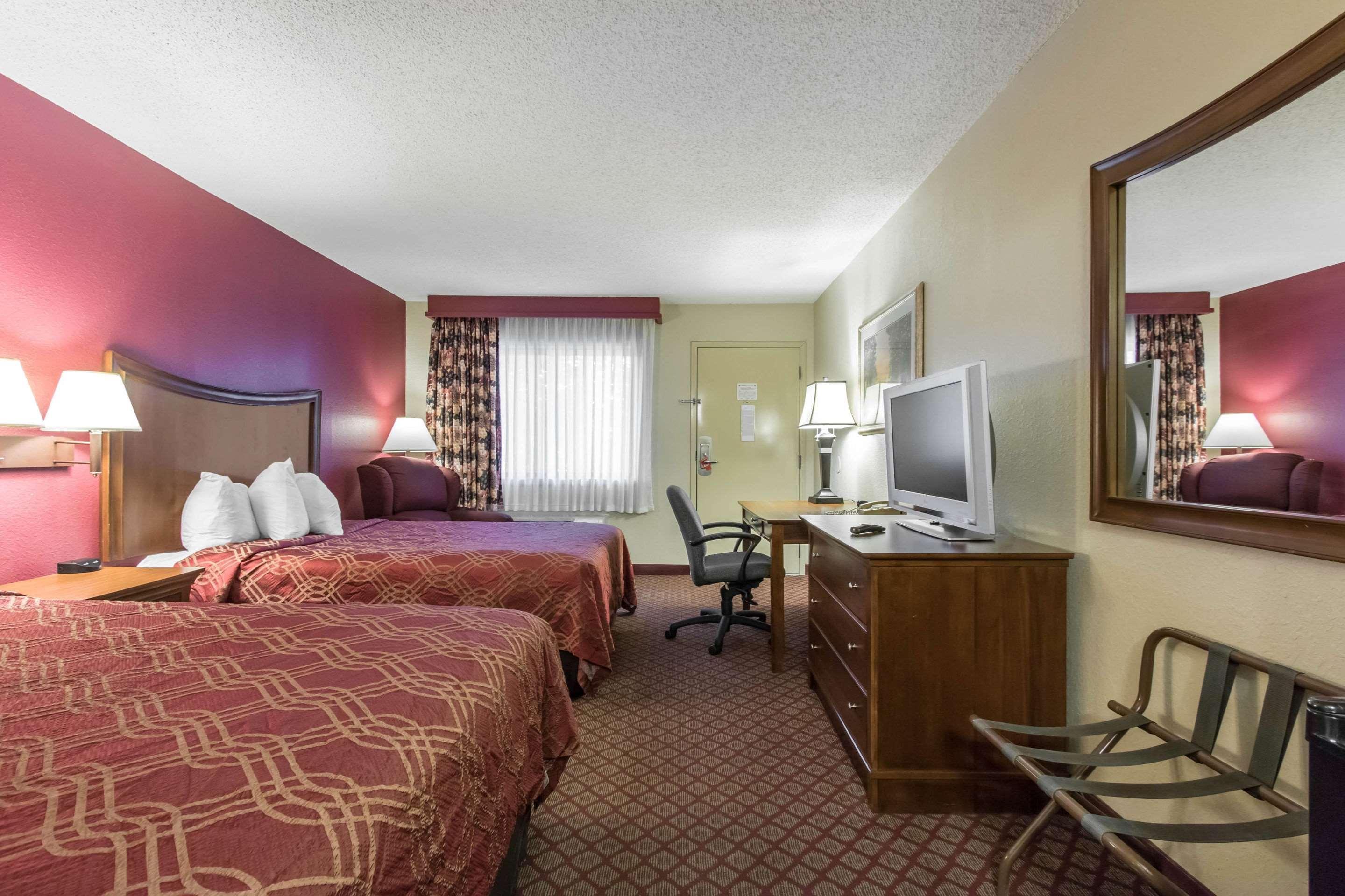 Econo Lodge Inn & Suites Джоплін Екстер'єр фото