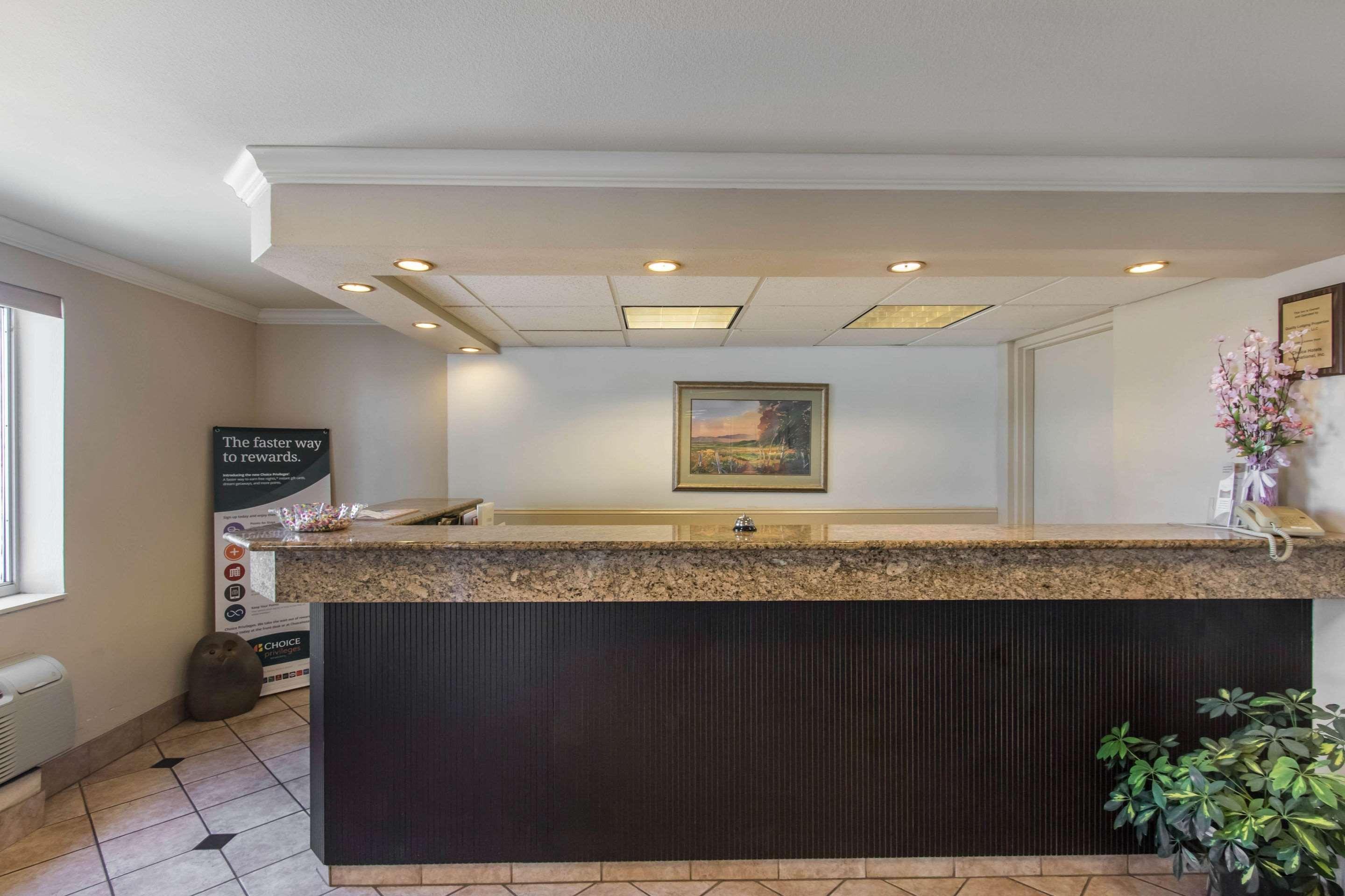 Econo Lodge Inn & Suites Джоплін Екстер'єр фото