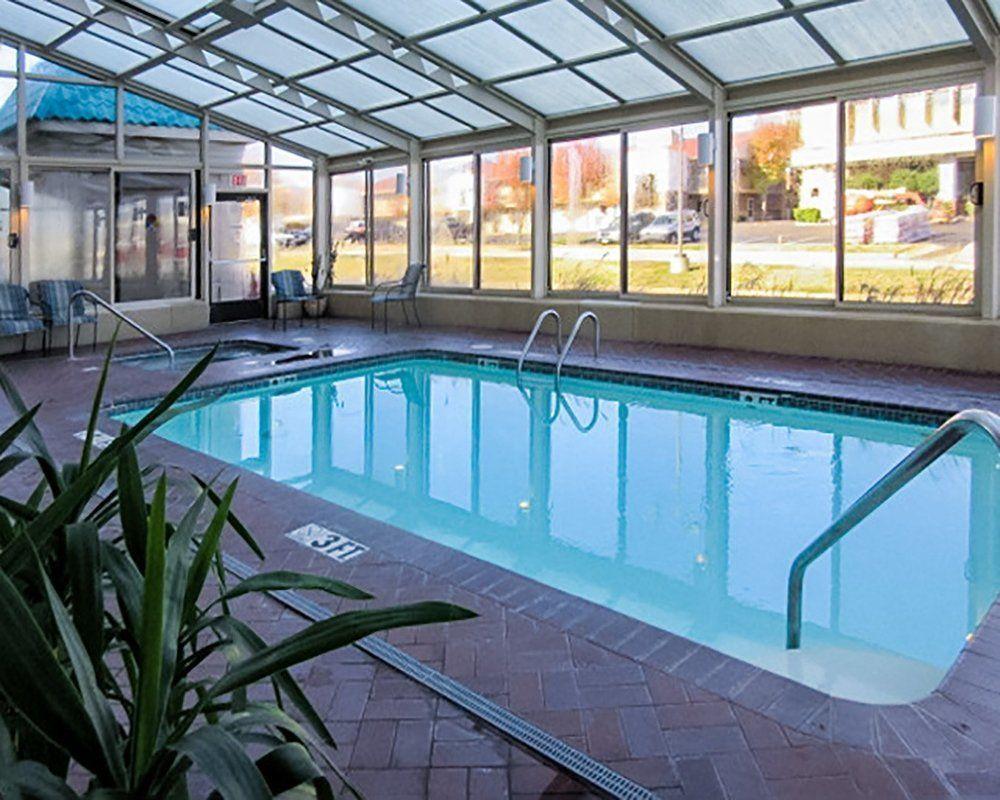 Econo Lodge Inn & Suites Джоплін Екстер'єр фото